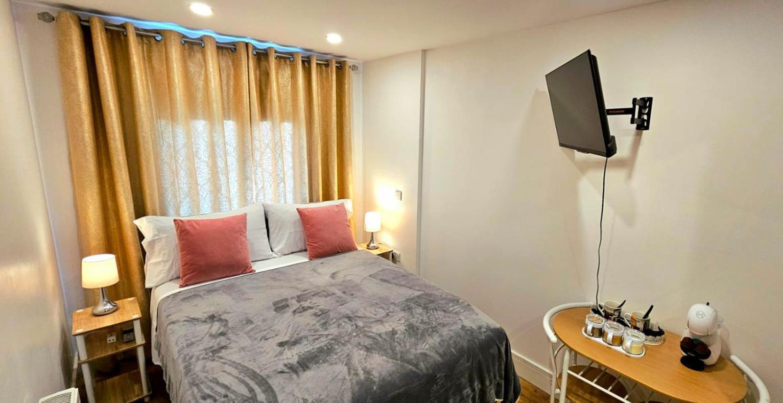 Claire Double Room Лондон Экстерьер фото