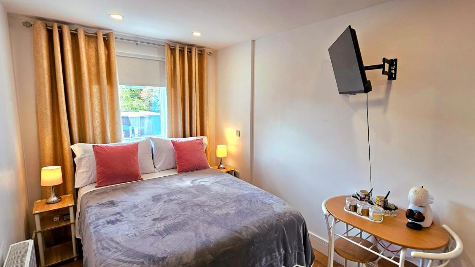 Claire Double Room Лондон Экстерьер фото